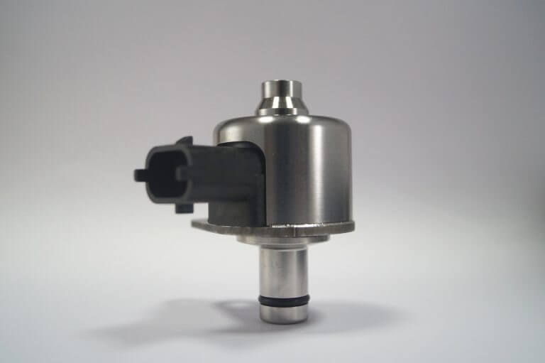 Einspritzdüse zum Einspritzen von Benzin